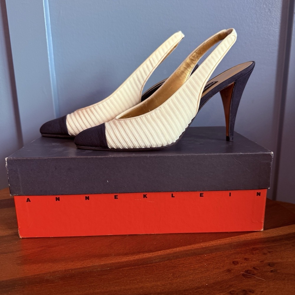 Vintage 80s Anne Klein Heel Women 6M Italy Cream Black Cap Toe Slingback 019-059